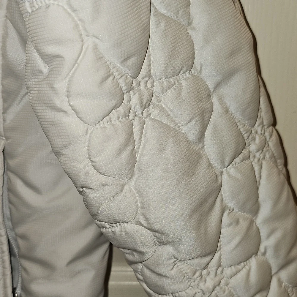 The North Face Women's Quilted White Snowflake Design Jacket